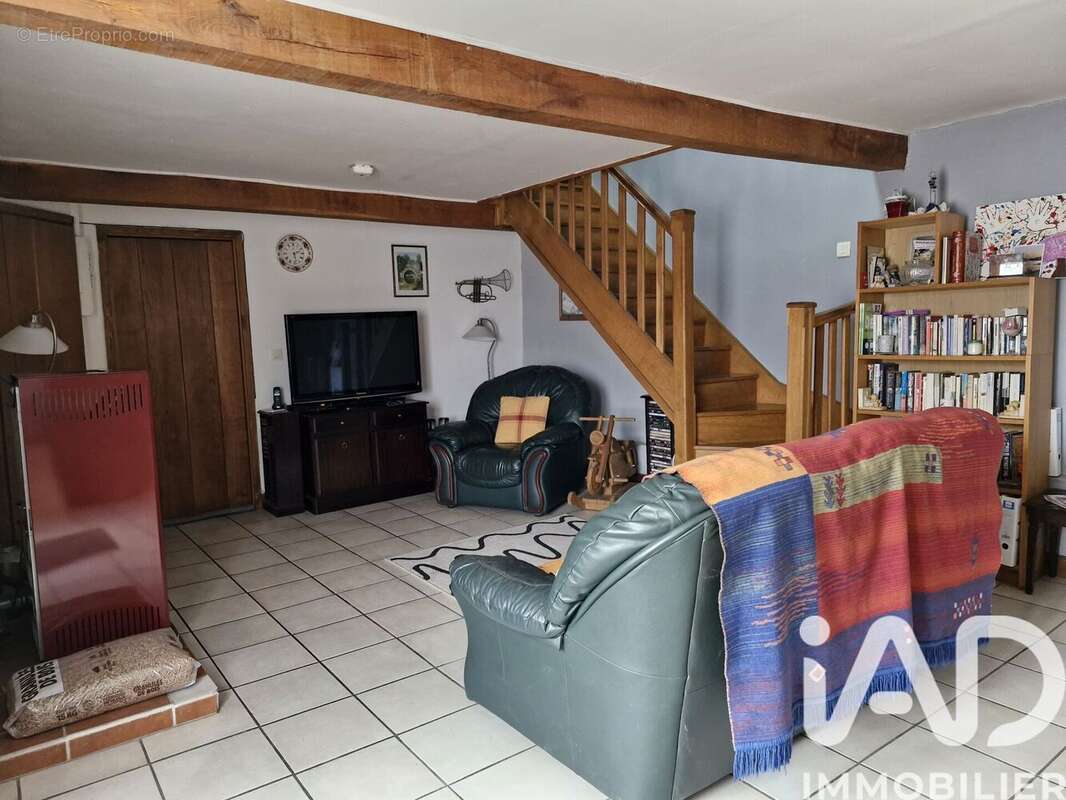 Maison 330 m² à Beaulieu-Sur-Sonnette  - photo 8