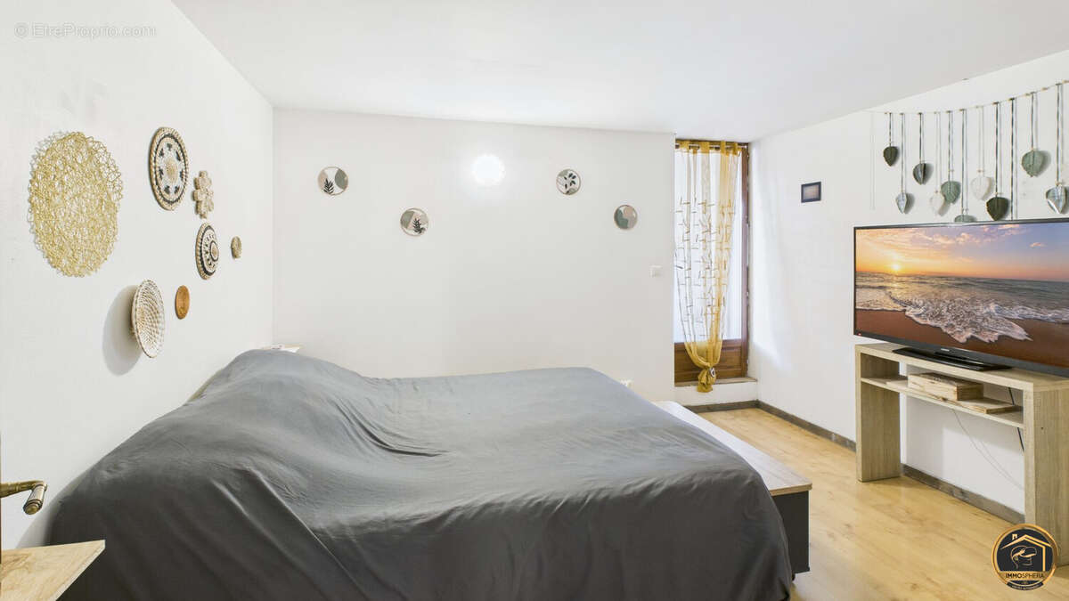 APPART 1 - CHAMBRE 1  - Maison à TREBES