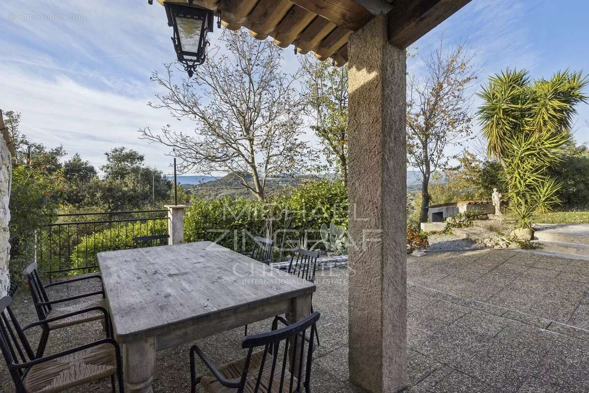 Maison à MANDELIEU-LA-NAPOULE