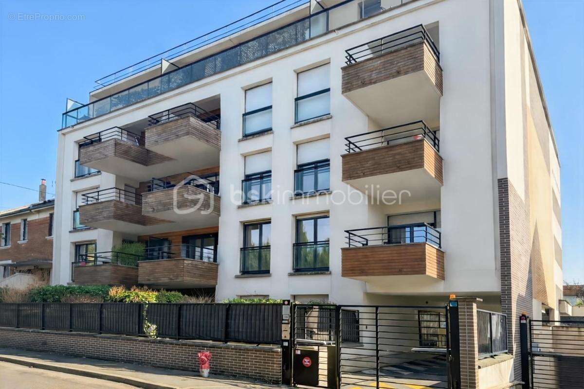 F3 lumineux avec terrasse et place de parking – Le Blanc-Mesnil DPE B - photo 11