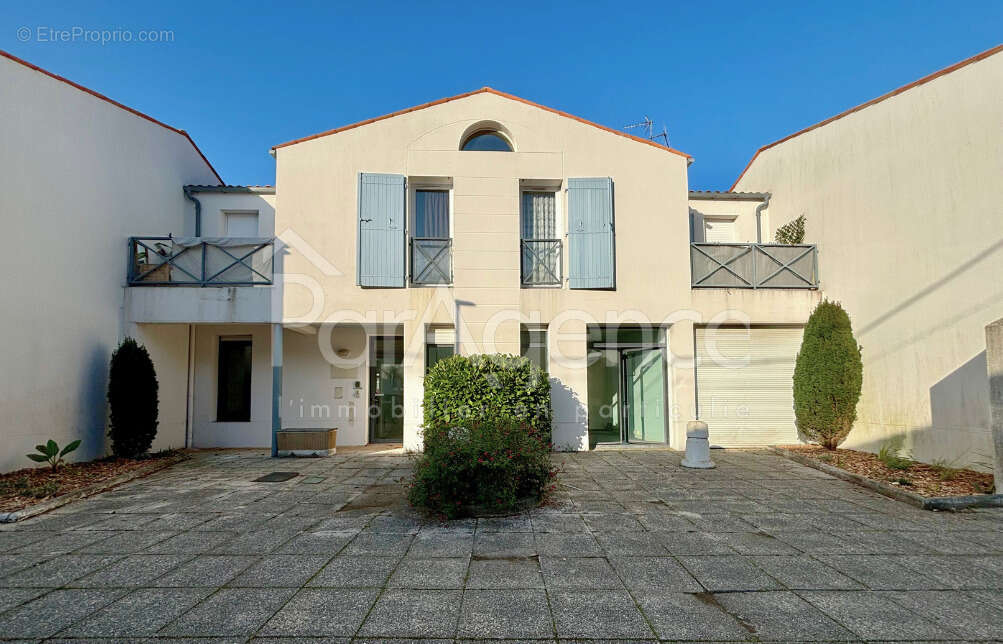 Autre à SAINT-GEORGES-DE-DIDONNE