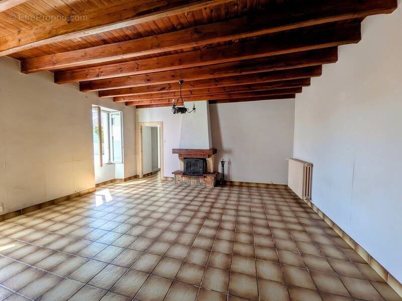 Maison à LES CERQUEUX