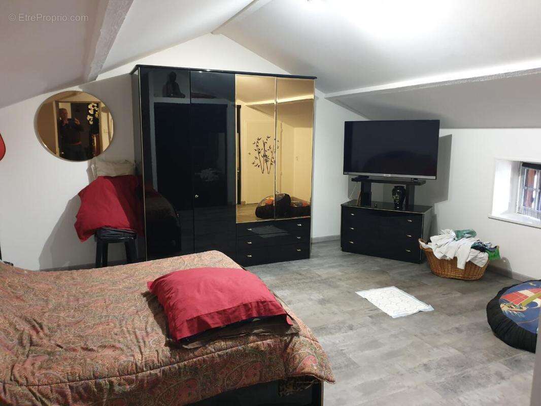 Maison 199 m² à Neuville-Les-Dames  - photo 5