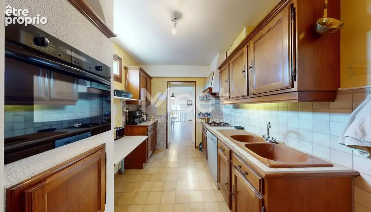 Maison - 7 pièces - 4 chambres - photo 7