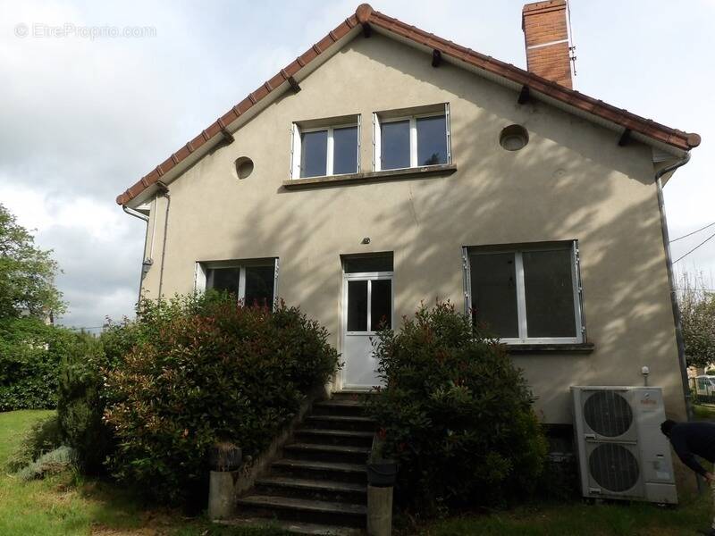Maison à CHAMBON-SUR-VOUEIZE