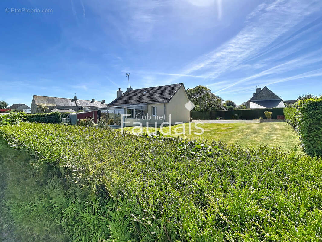 Maison à LES MOITIERS-D'ALLONNE