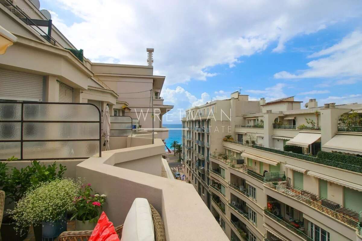 Studio lumineux avec grande terrasse – Nice Carré d'Or - photo 2