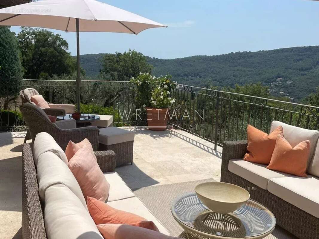 Maison à TOURRETTES-SUR-LOUP