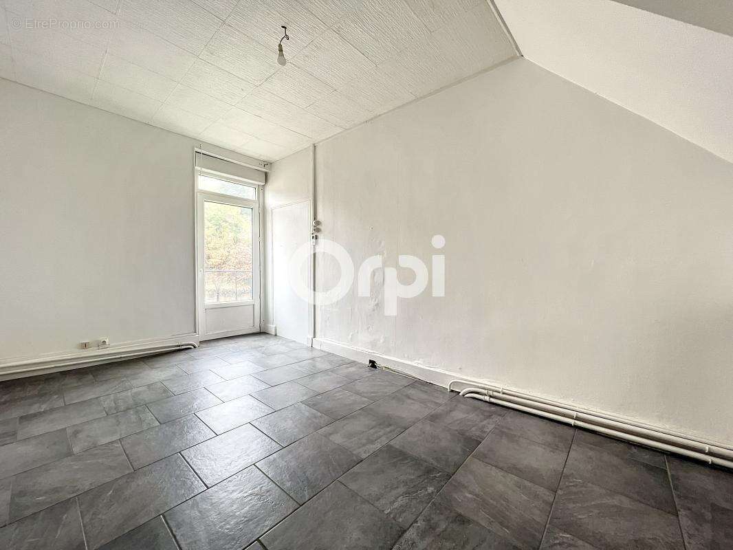 Appartement à SAINT-ELOY-LES-MINES