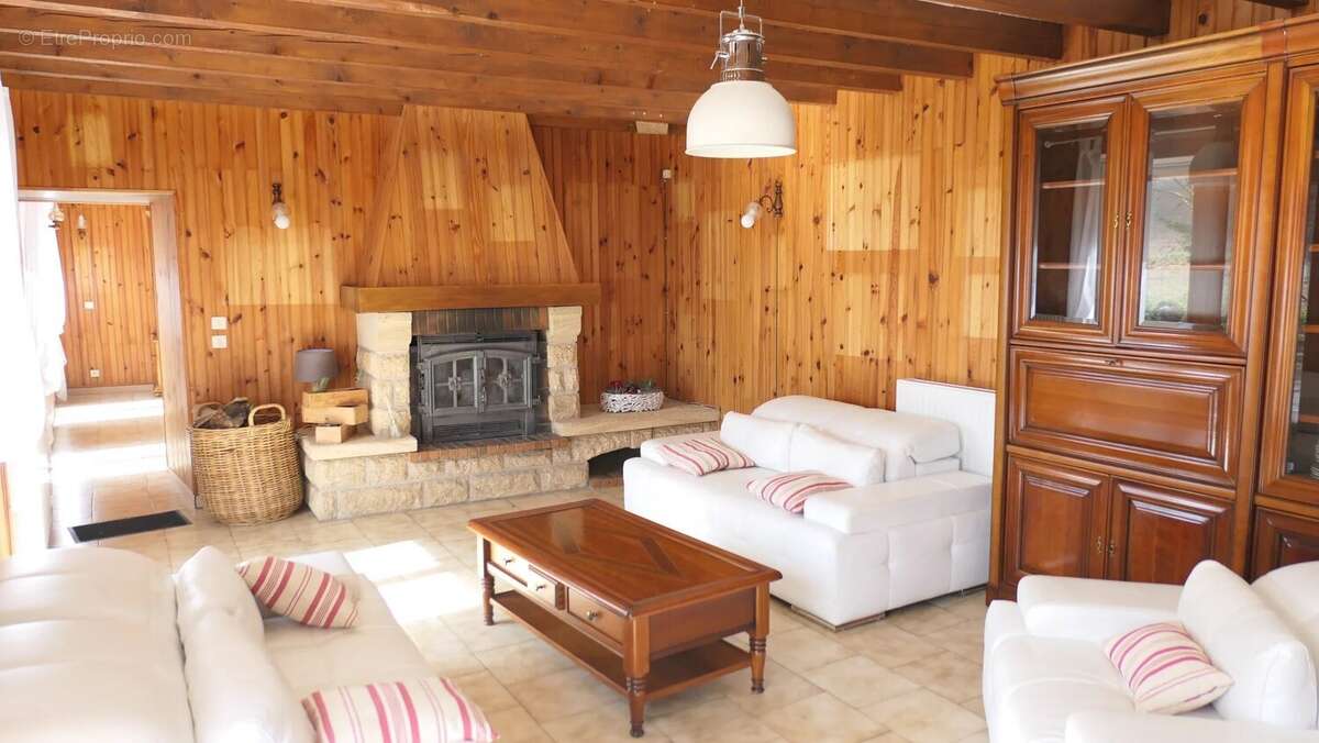 Maison à SAINT-JULIA