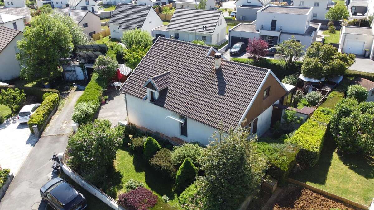 Maison à SERRE-LES-SAPINS
