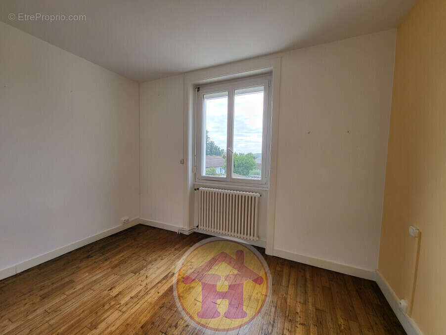 Maison à SAINT-JUNIEN