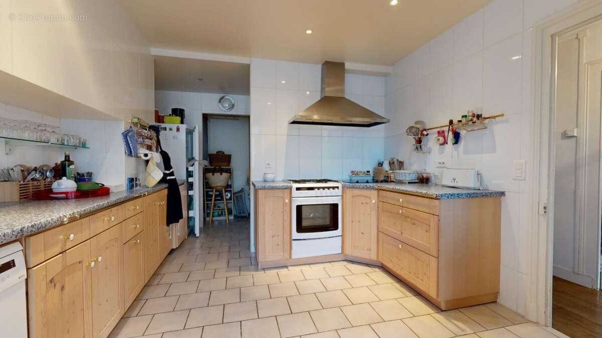 Cuisine rdc - Maison à SIORAC-EN-PERIGORD