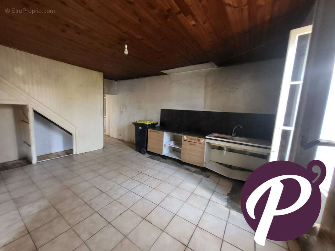 Appartement à VELINES