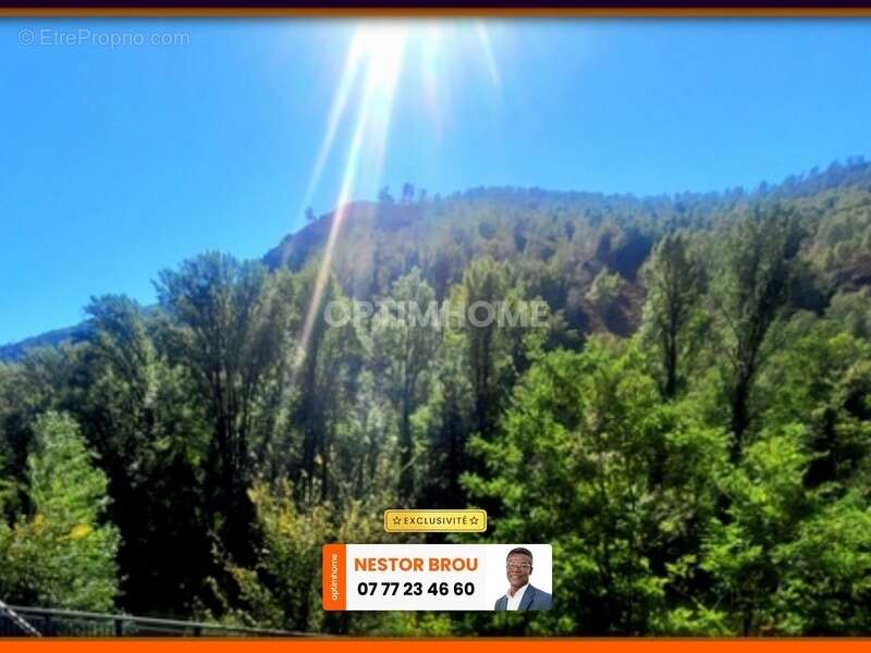 Maison à LIVINHAC-LE-HAUT