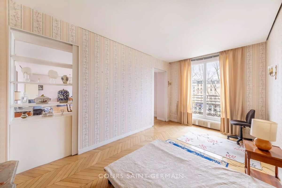 Appartement à PARIS-4E