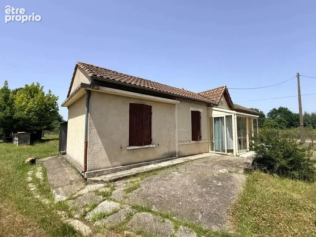 Maison à SAINT-YZAN-DE-SOUDIAC