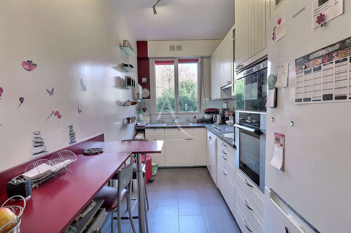 Appartement à LE MESNIL-LE-ROI