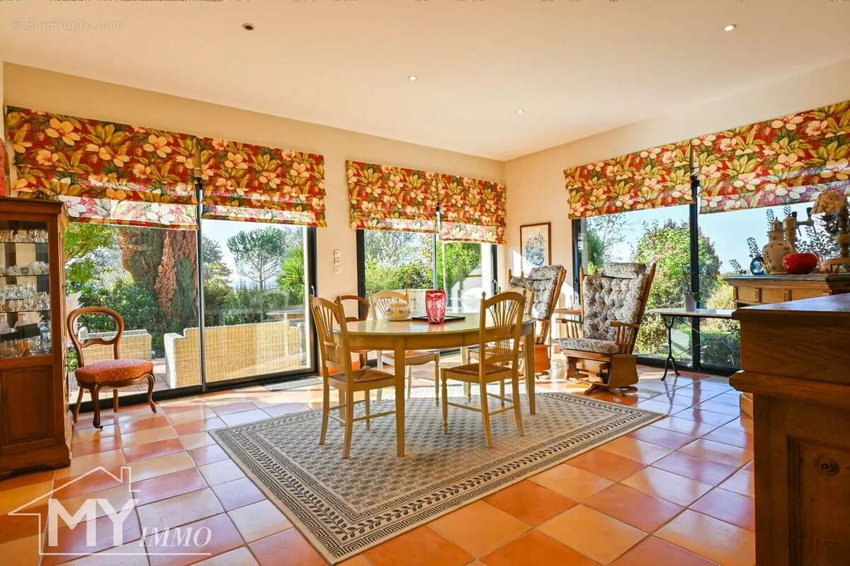 Maison à FOUGUEYROLLES