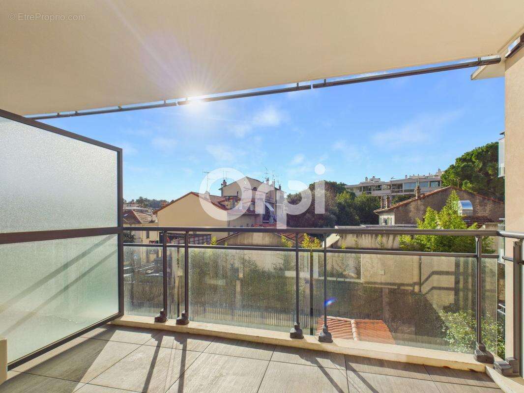 Appartement à LE CANNET