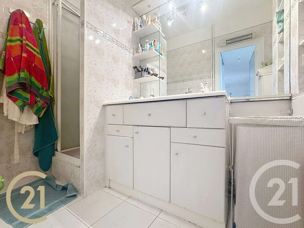 Appartement à PARIS-20E