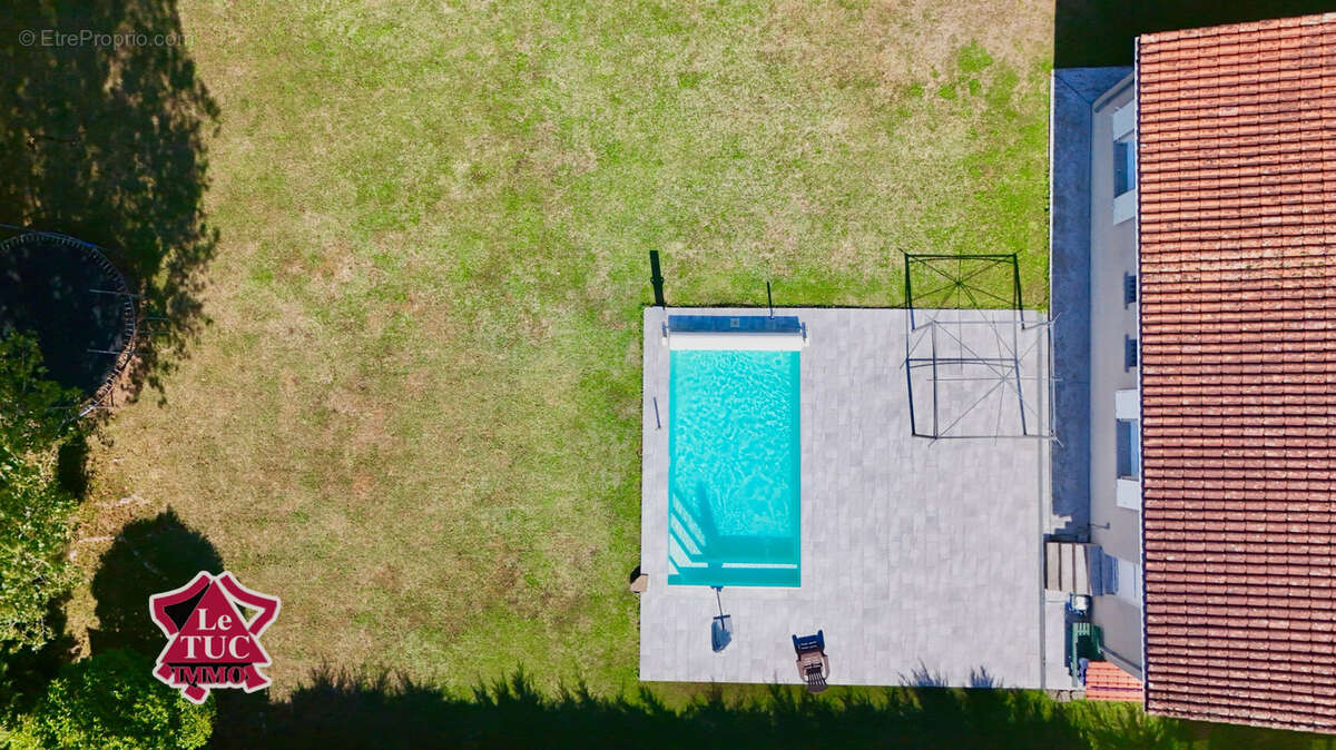 Maison de plain pied avec piscine. - photo 3