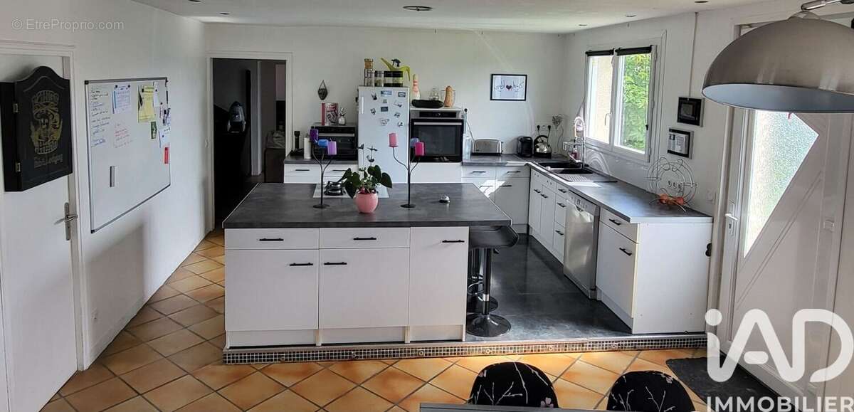 Photo 4 - Maison à VILLETHIERRY