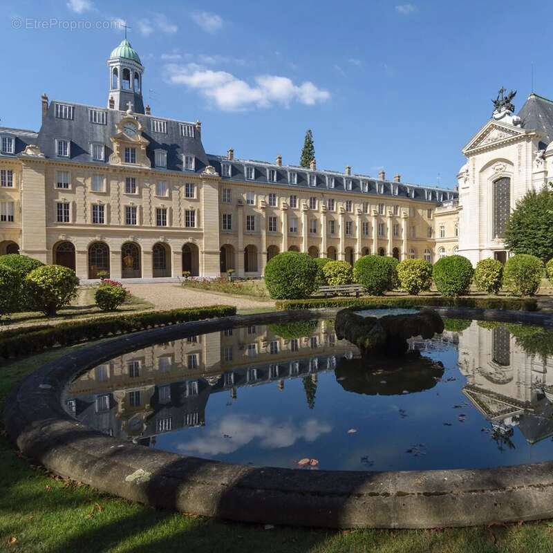 Appartement à ISSY-LES-MOULINEAUX