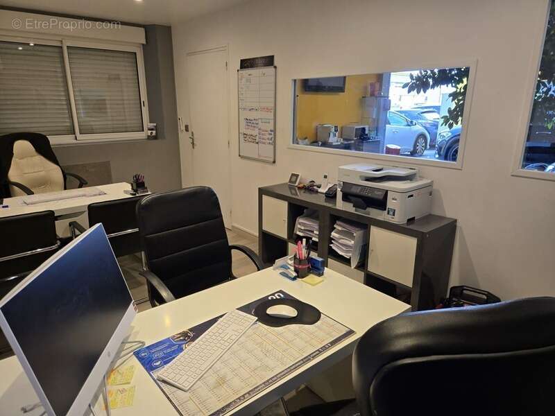 Commerce à NOTRE-DAME-D&#039;OE