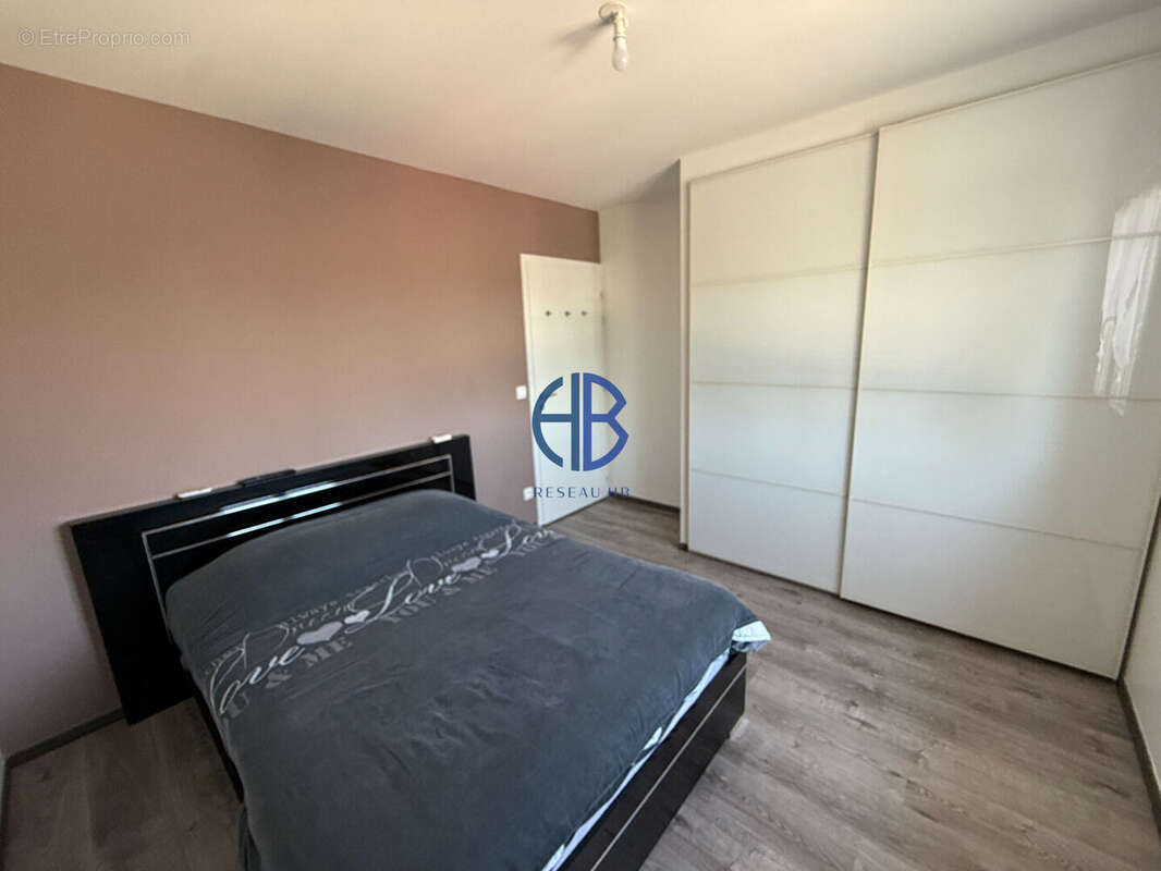 Appartement à SAINT-ETIENNE-DE-SAINT-GEOIRS