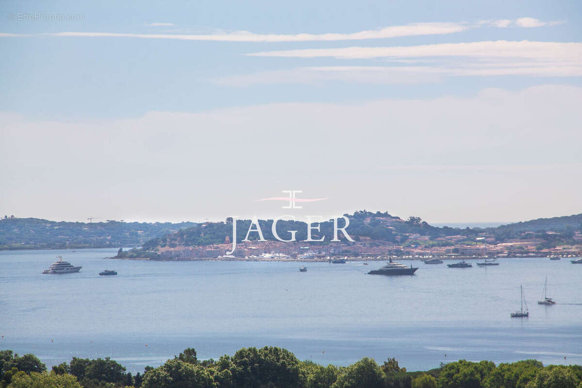 Appartement à GRIMAUD