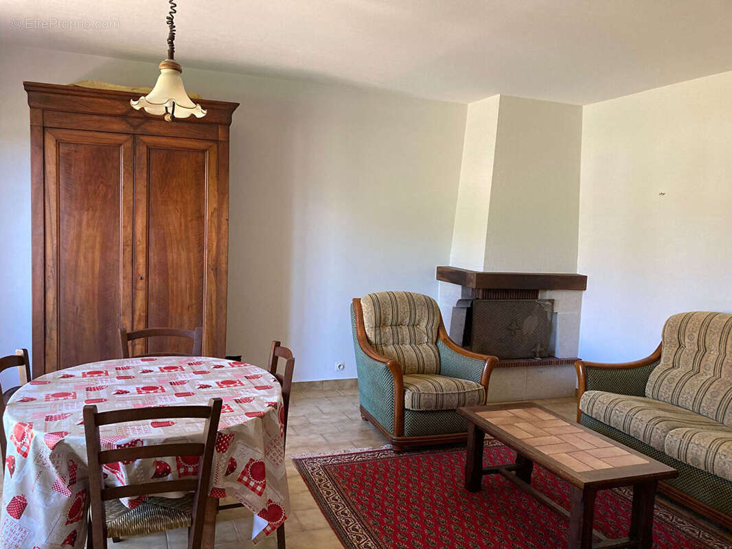 Maison à SAINT-JULIEN-DES-LANDES