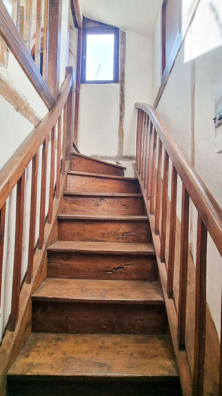 escalier - Maison à MIREPOIX