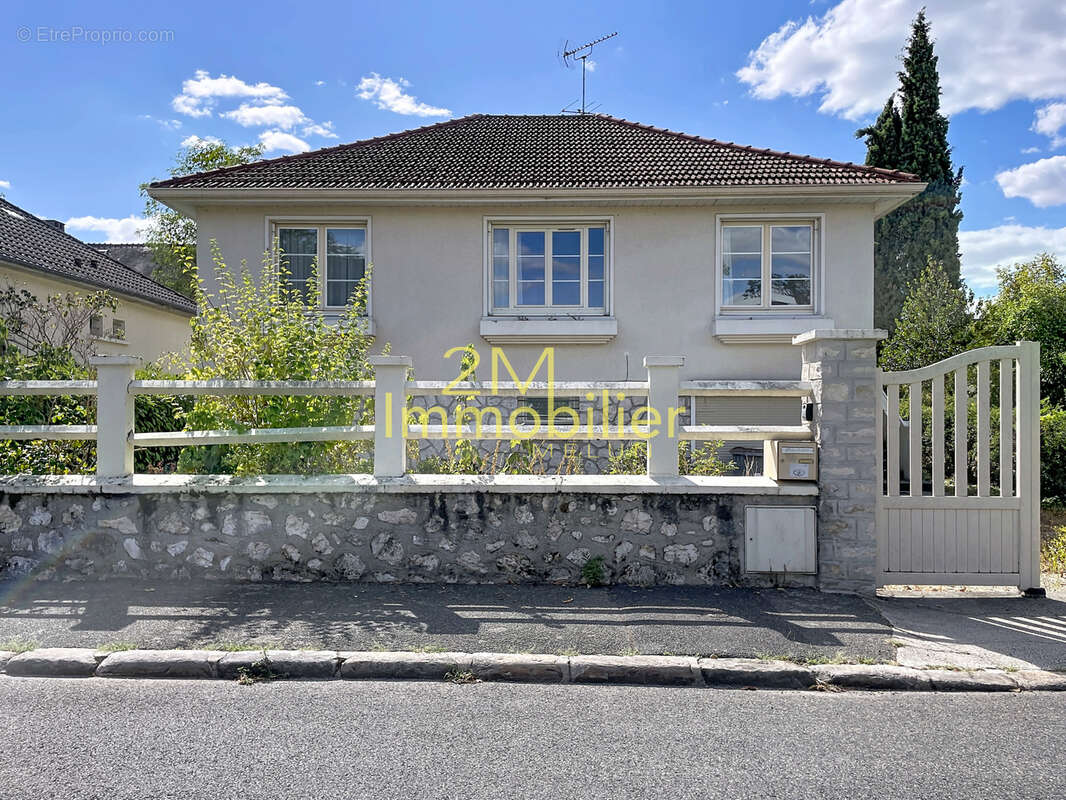 LA ROCHETTE   À proximité de la gare de Melun - photo 2