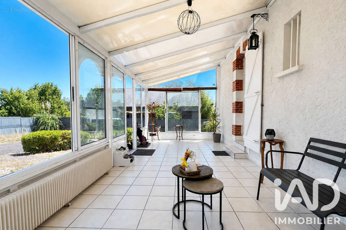 Maison 115 m² à La Ferte-Saint-Aubin  - photo 2