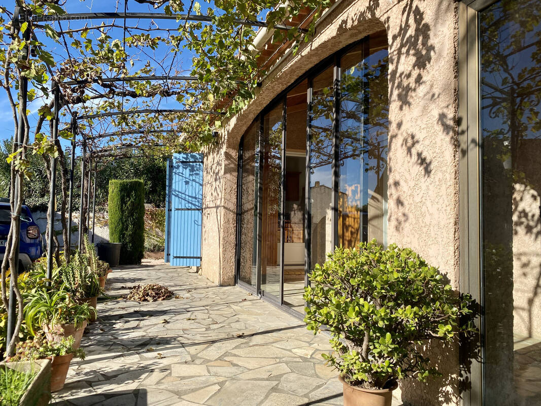 Maison à SAINT-ETIENNE-DU-GRES