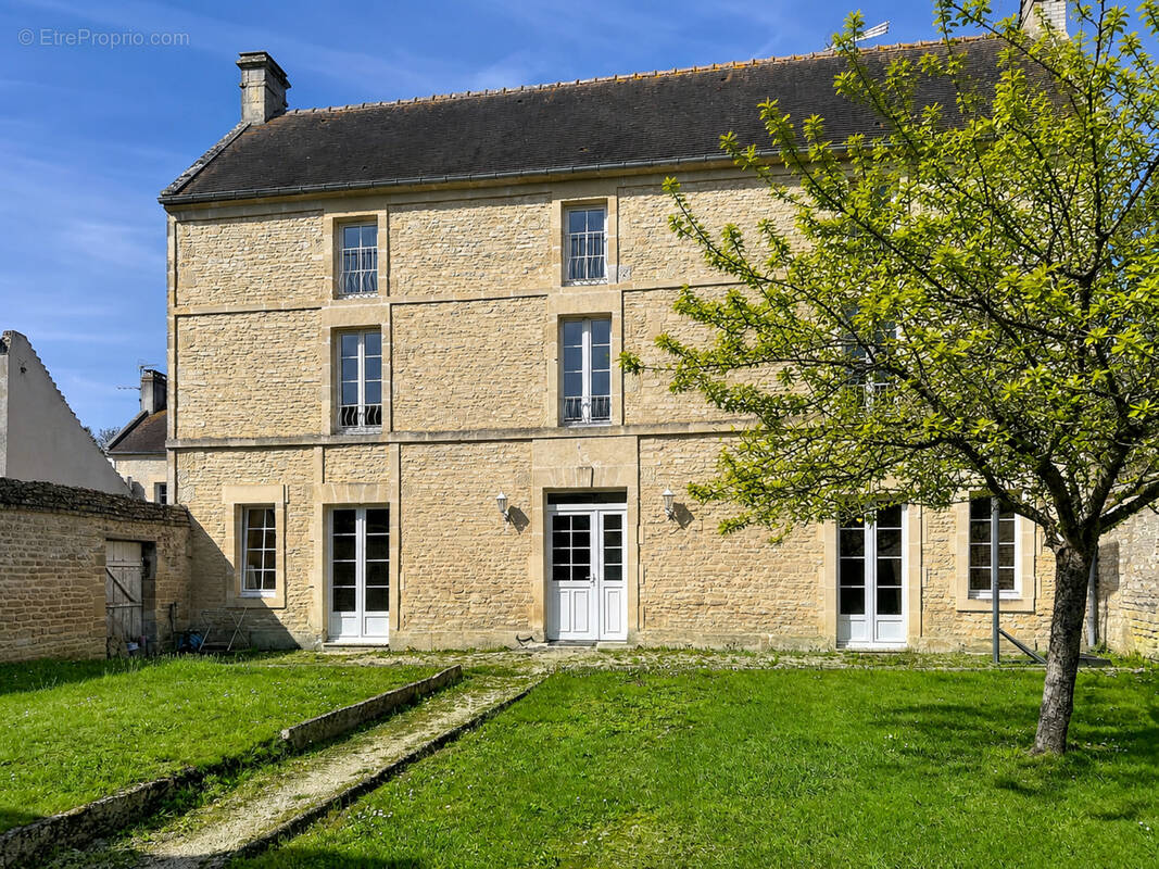 Maison à ANGUERNY