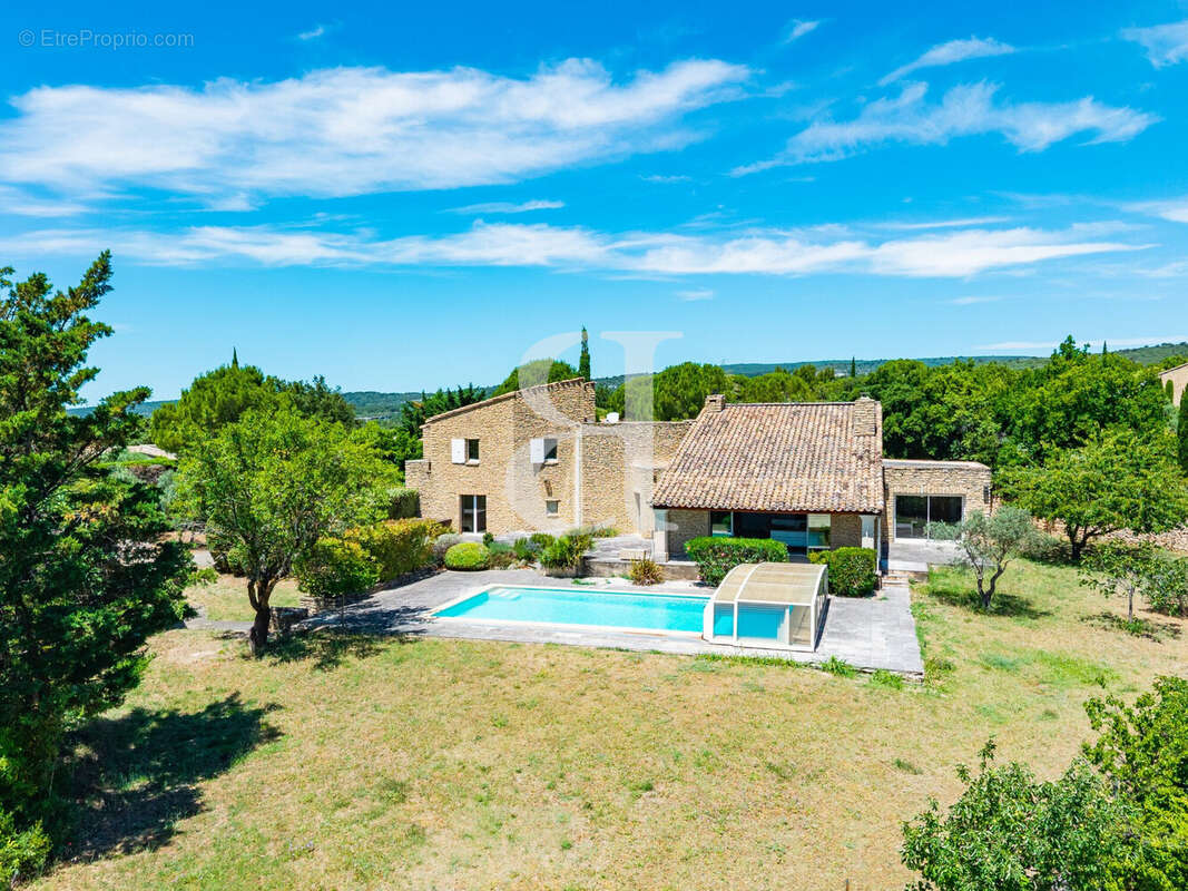 Maison à GORDES