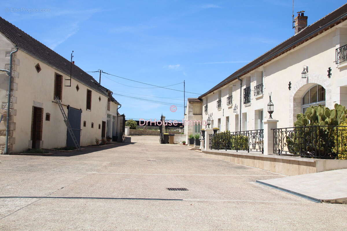 Maison 416 m² à Prefontaines  - photo 6