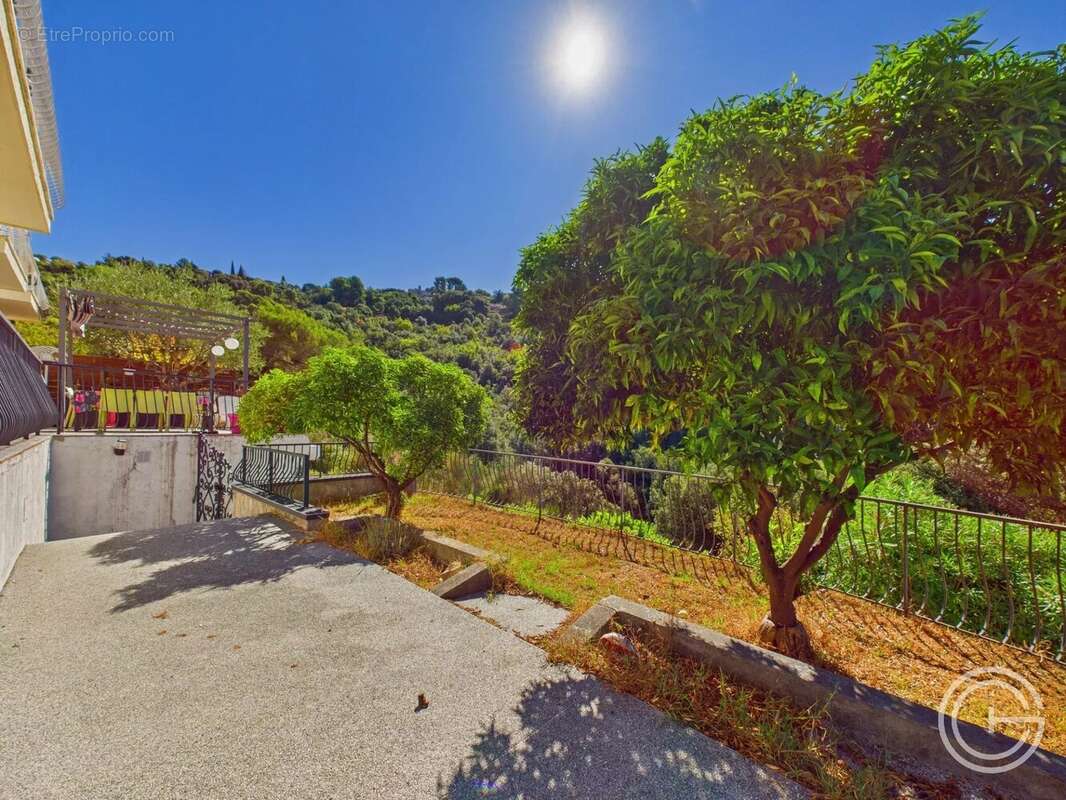 Bas de VILLA 4 pièces 114m² LC (277.30m² au total) Jardin / Terrasse + Grand garage - NICE Saint Pancrace - photo 14