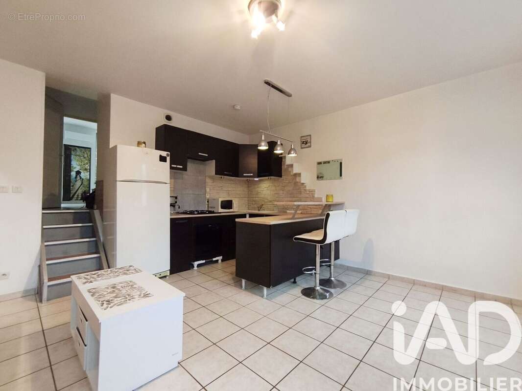 Appartement 47 m² à Saint-Etienne  - photo 5