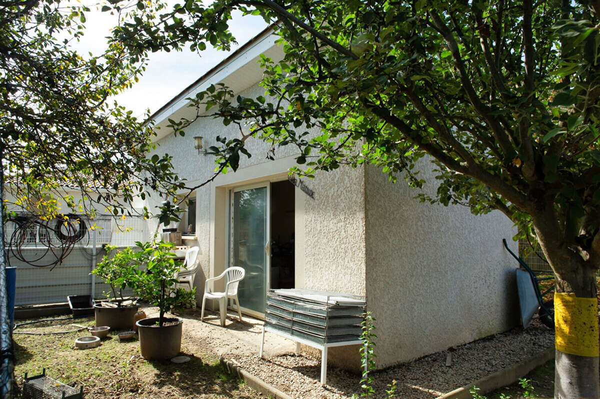 Maison à LAVERNOSE-LACASSE