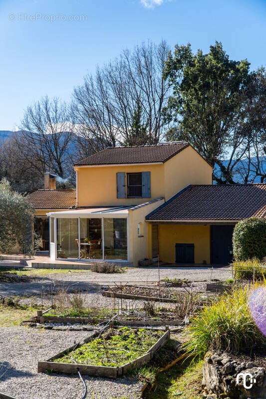 Maison à POURRIERES