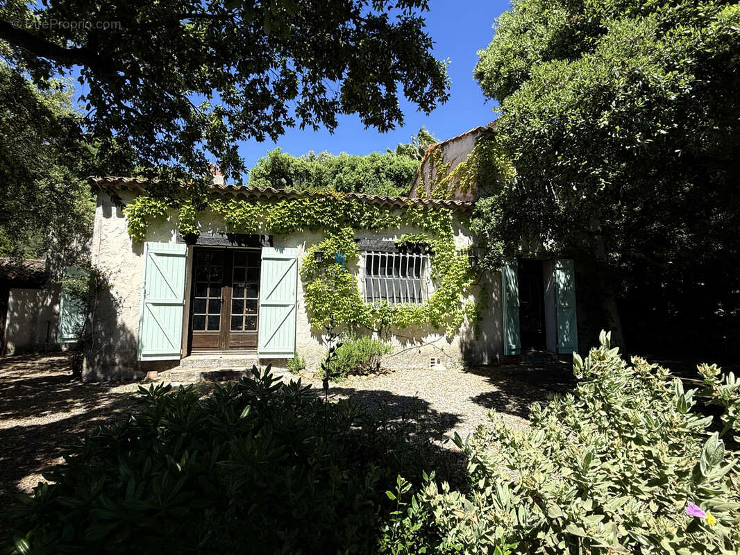 Maison à LES ISSAMBRES