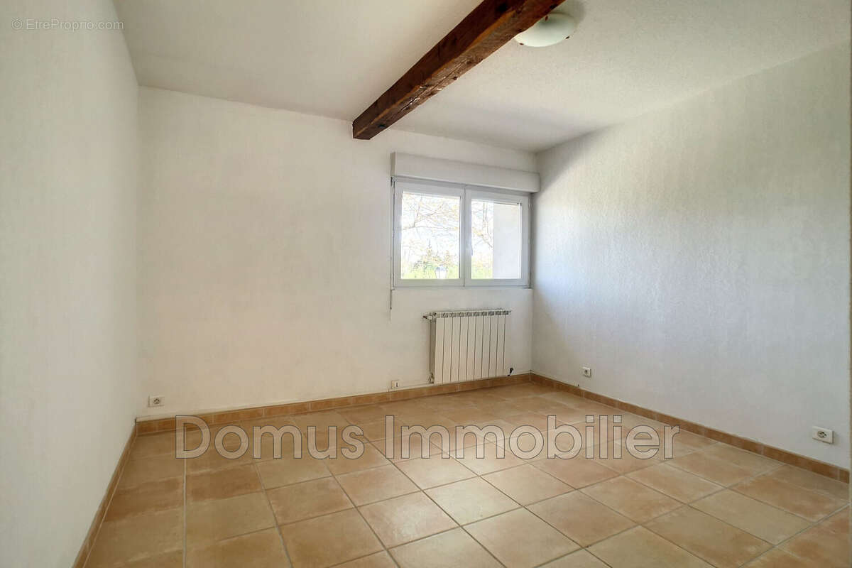 Appartement à SAINT-SATURNIN-LES-AVIGNON