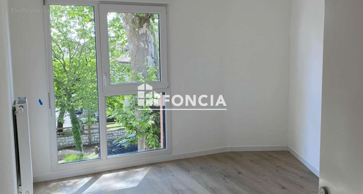 Appartement à DAMMARIE-LES-LYS