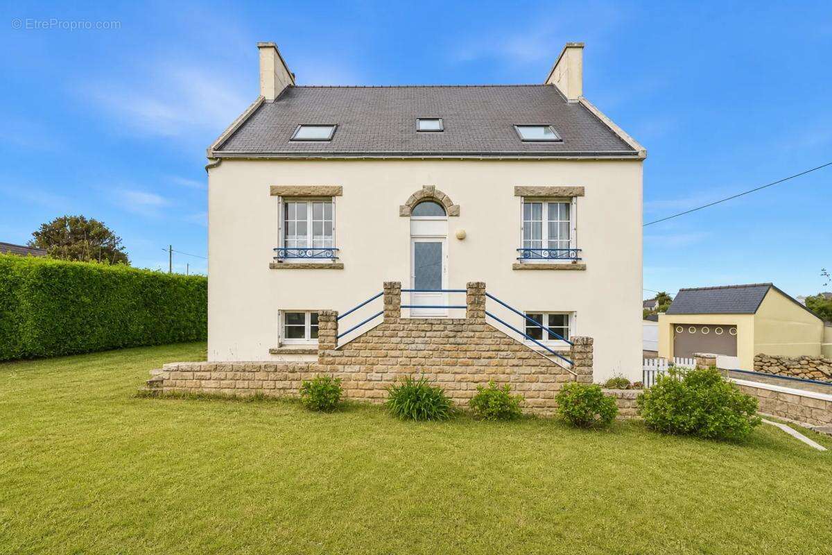 Maison à PLOUHINEC