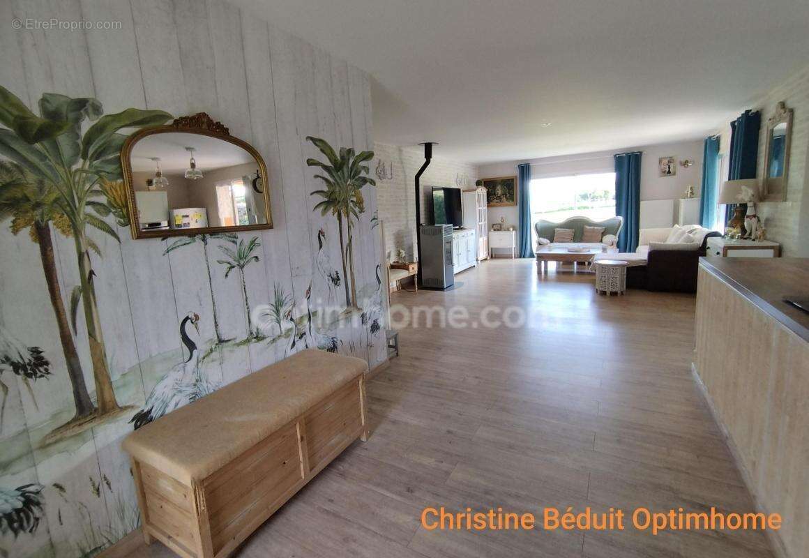 Charente, proche La Rochefoucauld, maison de plain-pied 139 m², garage, carport, terrain 2957m² - photo 7