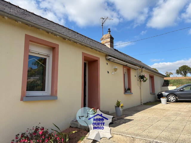 Maison à LA HAIE-TRAVERSAINE