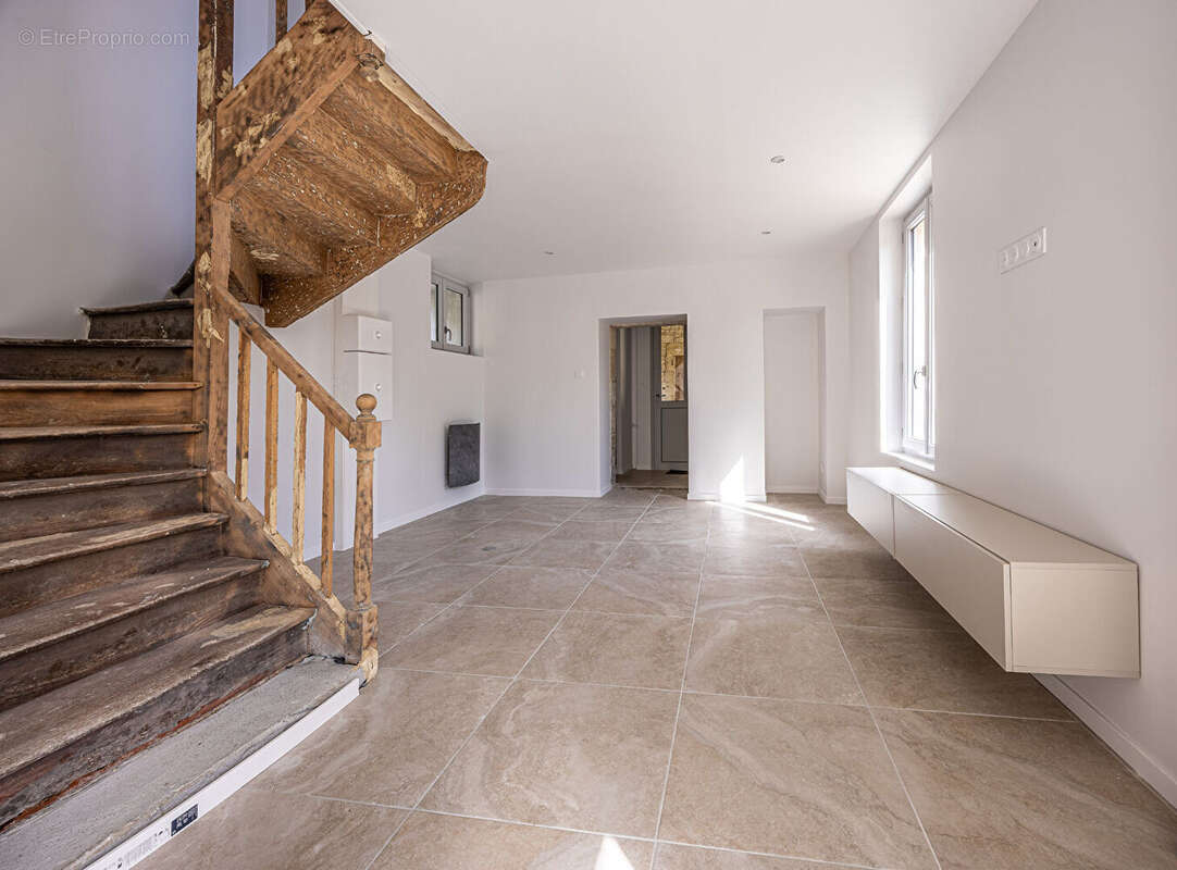 Maison entièrement rénovée en bord de sèvre - la creche - photo 3